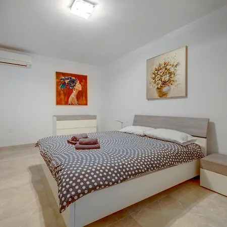 Marvellous 3br In St Julians