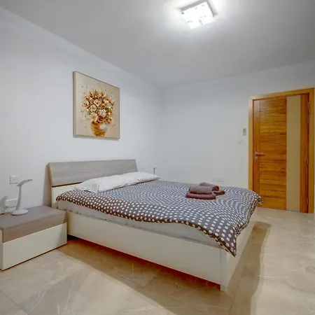 Lejlighed Marvellous 3br In St Julians Saint Julian's