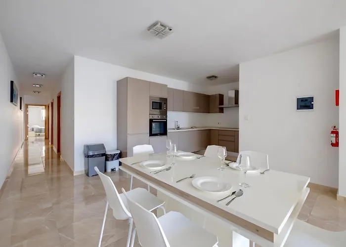 Marvellous 3br In St Julians Apartamento San Julián